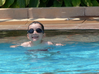 Tristan à la piscine