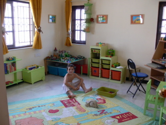 Tristan étrenne la salle de jeux